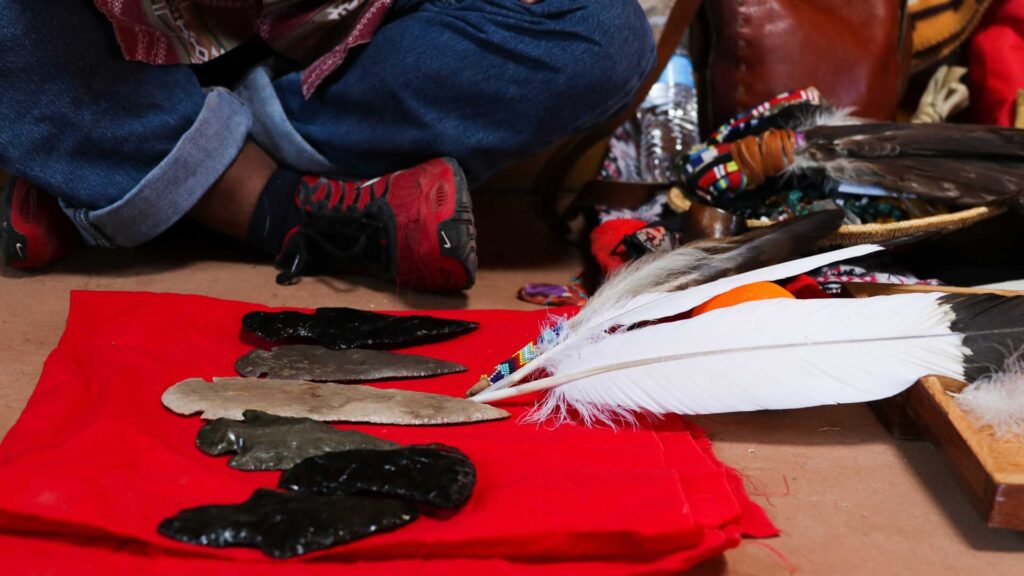 What Items Are Needed for a Navajo Medicine Ceremony: An Essential Guide to Ritual Items